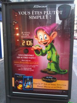 Blanche Neige et les 7 nains - Affiche Simplet - Abribus JCDecaux