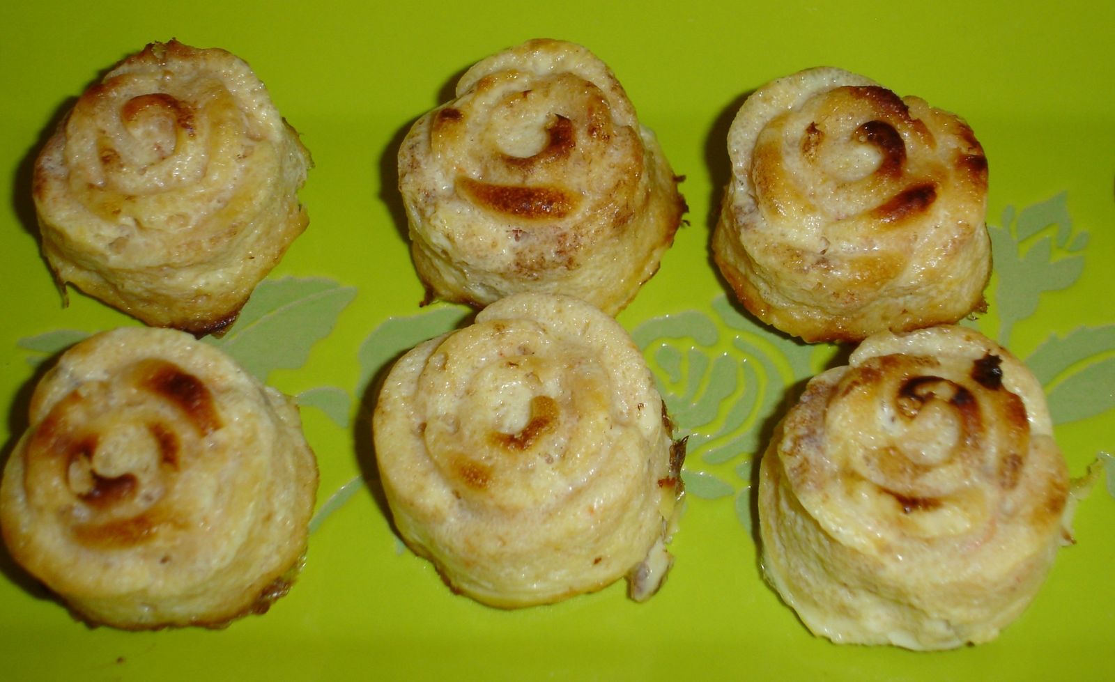 MINI FLANS FLEURS AUX CREVETTES EPICEES MINI FLANS FLEURS AUX CREVETTES EPICEES