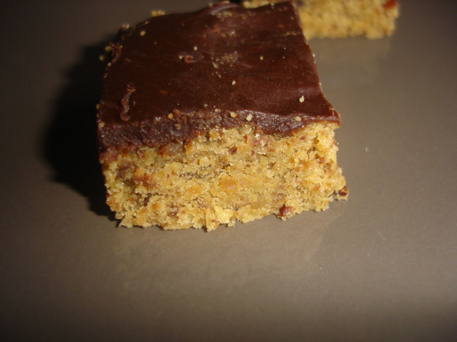 CARRES CHOCOLAT NOISETTES CARRES CHOCOLAT NOISETTE