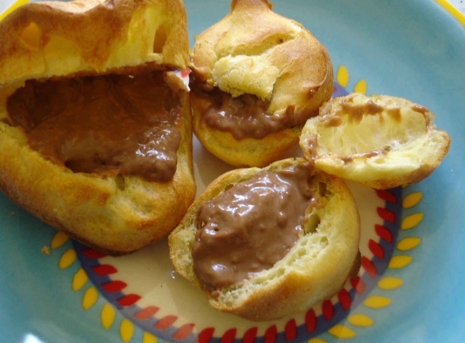 CHOUX A LA CREME PATISSIERE CHOCOLAT CHOUX A LA CREME PATISSIERE CHOCOLAT