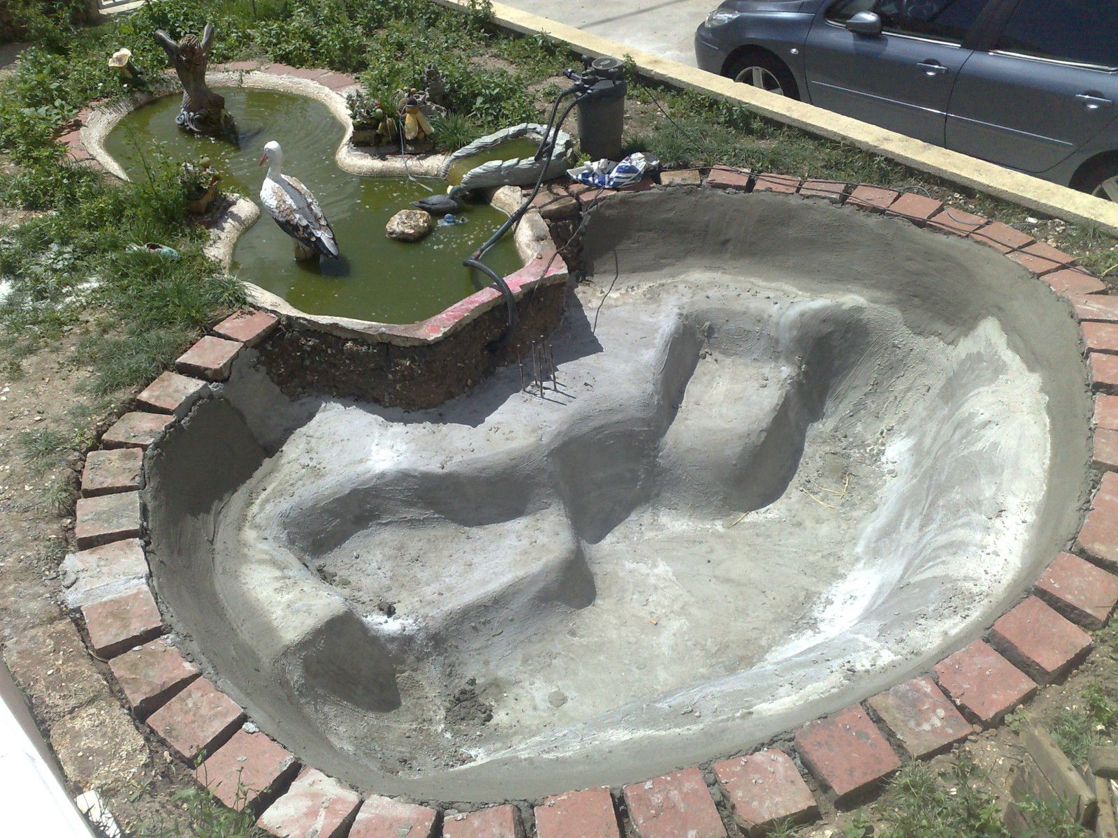 construire son bassin de jardin en beton