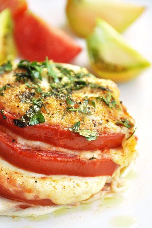 Millefeuilles tomates mozarella basilic