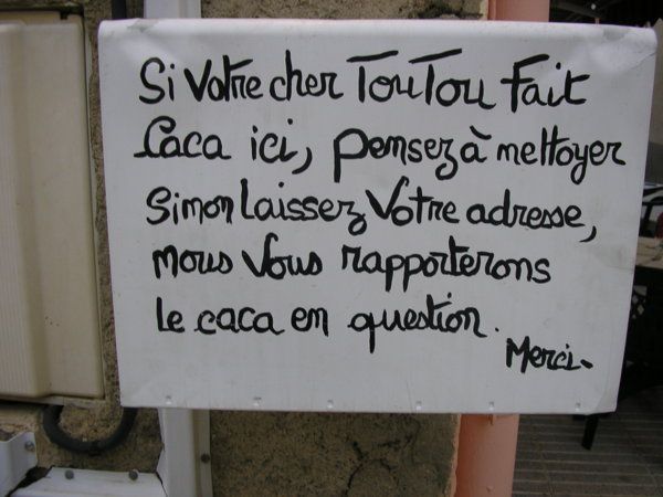 y en a marre des cacas de chien sur mon trottoir y en a marre des cacas de chien sur mon trottoir