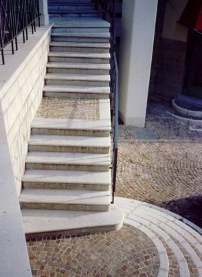 Scale al esterno pavimenti,rivestimenti,resina,bagni,tramezzi,masseti, Scale per esterni in cemento