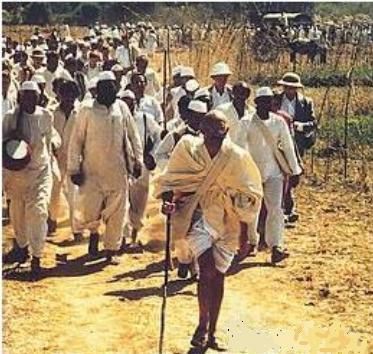12 mars 1930 - Gandhi entame la « marche du sel » - Aujourd'hui,  l'éphéméride d'Archimède