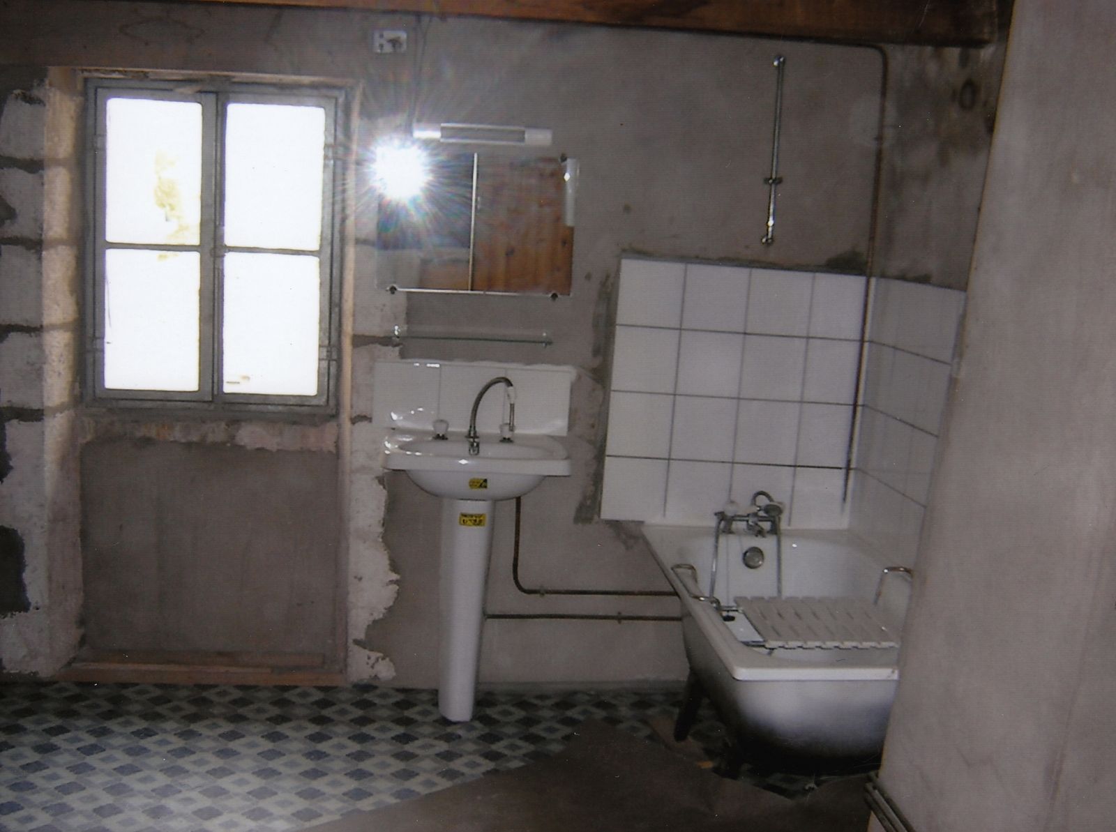 Habillage Baignoire Sur Plancher Bois : plancher sur lambourde, habillage de la baignoire, transformation d’un Habillage Baignoire Sur Plancher Bois : plancher sur lambourde, habillage de la baignoire, transformation d’un