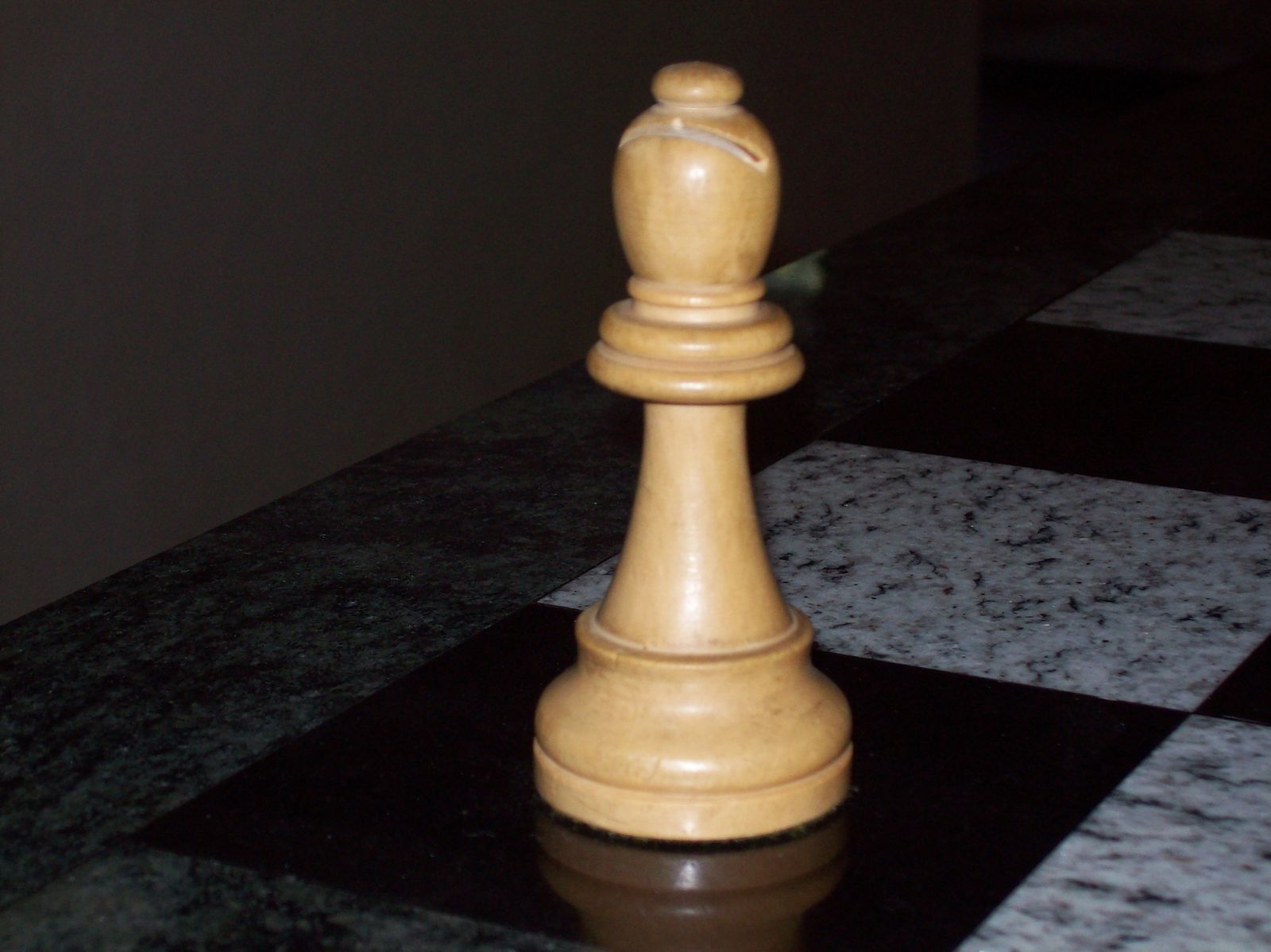 L'origine du nom "Fou" dans le jeu d'échecs : quand la linguistique guide  l'histoire - Tout savoir dur le jeu d'echecs