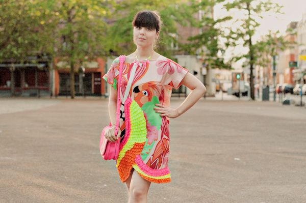 paulinefashionblog.com-robe-manoush-perroquet-fluo-neon_.jpg