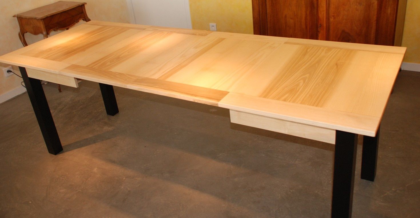 table contemporaine avec rallonge