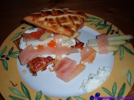 Feuillet_s_saumon_asperges