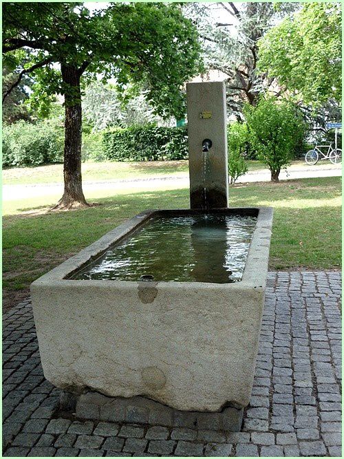 Fontaine Aire la Ville