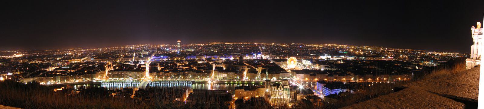 Voici le panoramique de Lyon mentionnÃ© samedi. Il est pris depuis l ...