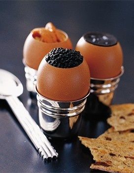 oeufs_a_la_truffe_aux_oursins_au_caviar_large_recette.jpg