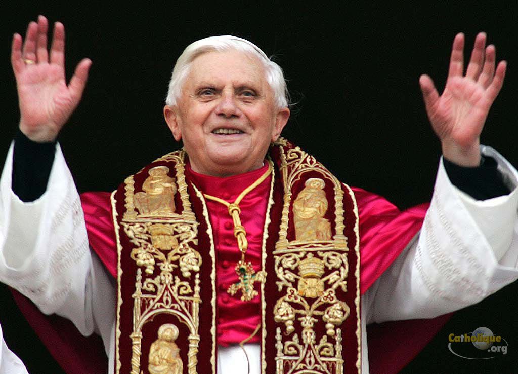 le pape benoît xvi propose aux prêtres anglicans mariés de rejoindre