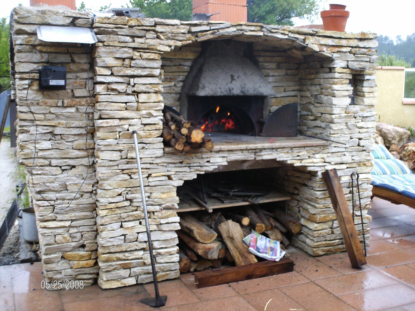 barbecue en pierre four a pizza