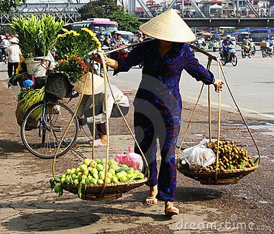 marchand-ambulant-vietnamien-agrave-hano-iuml-thumb11496904.jpg