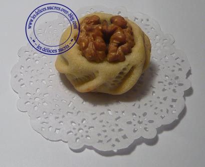 PETIT FOUR O NOIX