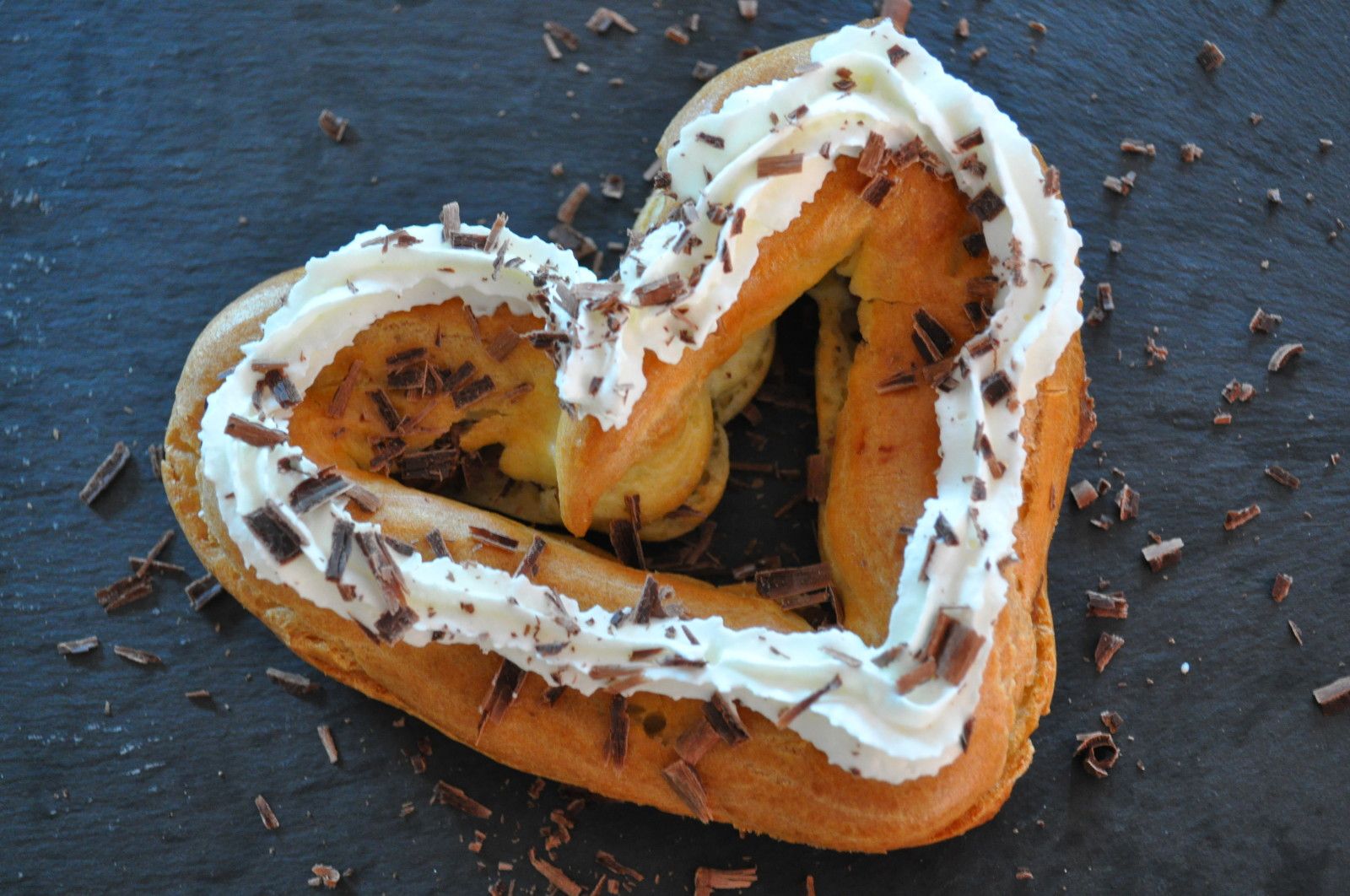 Choux-coeur à la mousse au chocolat - Blog cuisine avec du chocolat ou  Thermomix mais pas que