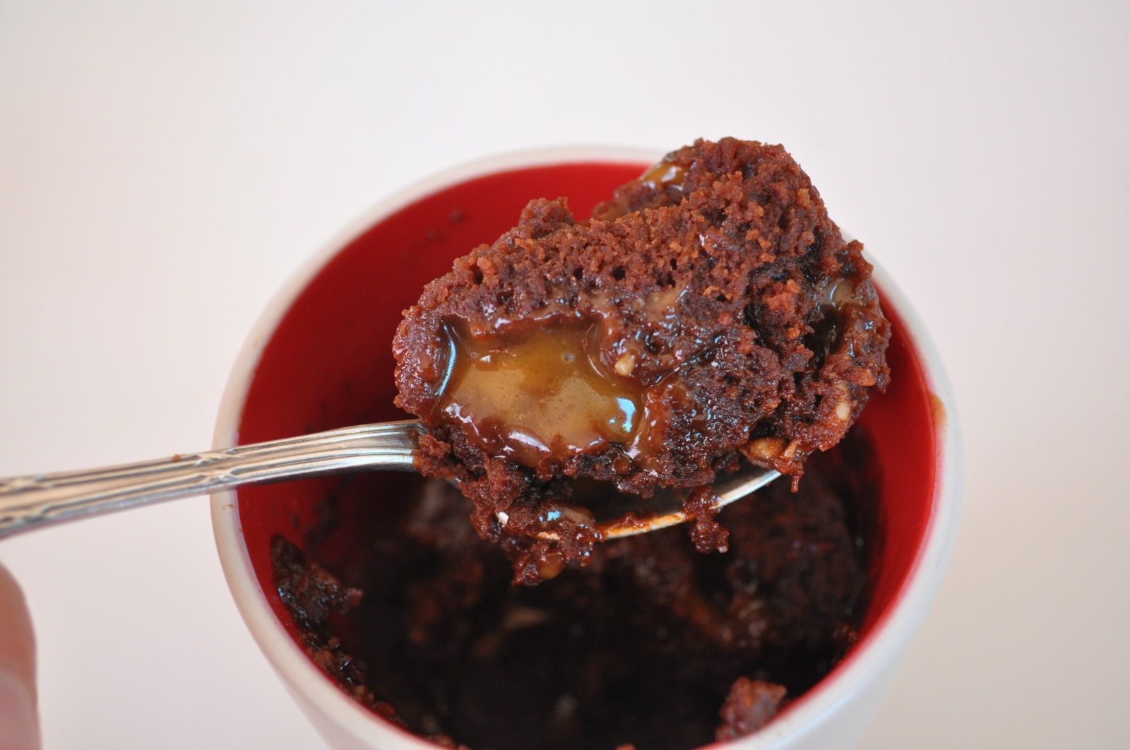 Mug cake au chocolat, coeur caramel au beurre salé - Blog cuisine avec du  chocolat ou Thermomix mais pas que