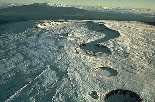 Mauna-Loa-1975---D.Peterson-USGS.jpg