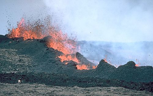 Mauna-Loa-26.03.84-eruption-HVO.jpg