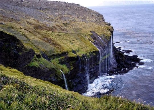 Magnifique documentaire sur les Terres Extrêmes : archipels des Kerguelen et Crozet, îles Saint-Paul et Amsterdam Ile-crozet--Laurent-besnard-TAAF