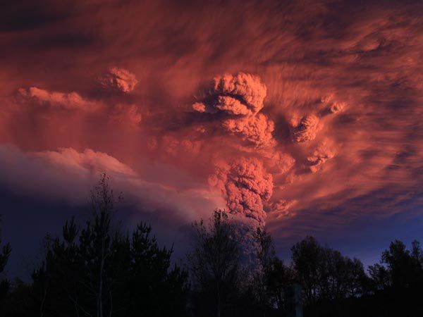 lightning-volcano-puyehue-volcanic-eruption-chile-ash-cloud