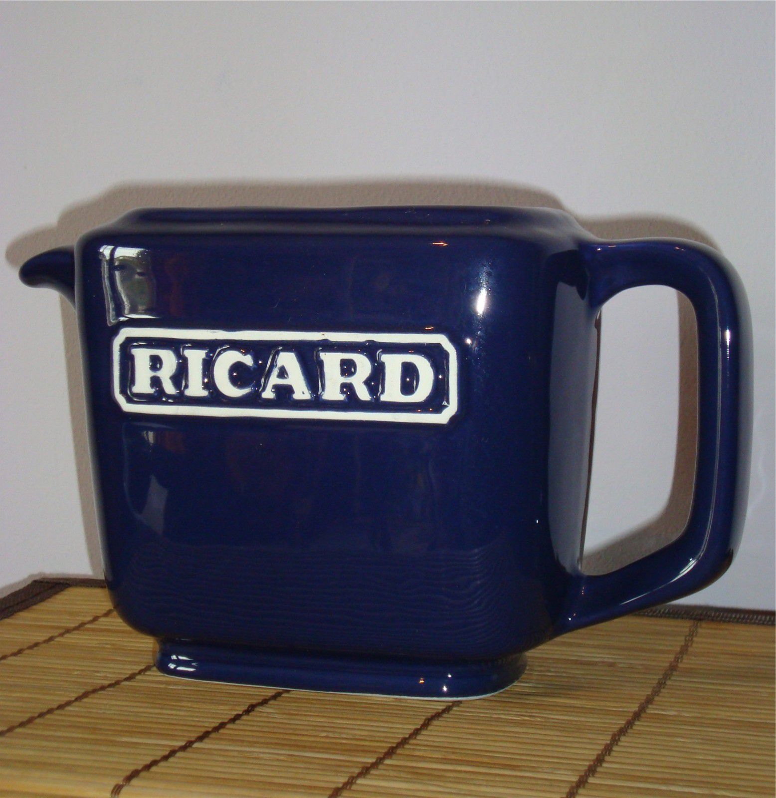RICARD : pichet bleu céramique 1 L. - RICARD : le blog de nesstri