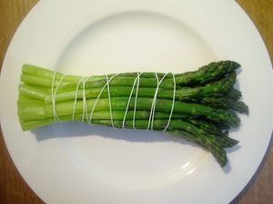 EplucherBottelerAsperges8