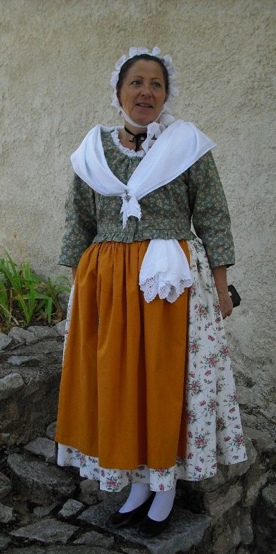 Pour ou contre le hijab de sport de Decathlon ? - Page 4 Ccostume0011