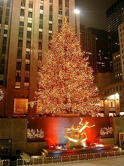 250px-Rockefeller_Center_christmas_tree.jpg