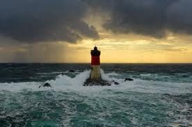 Faro-en-tormenta.jpg