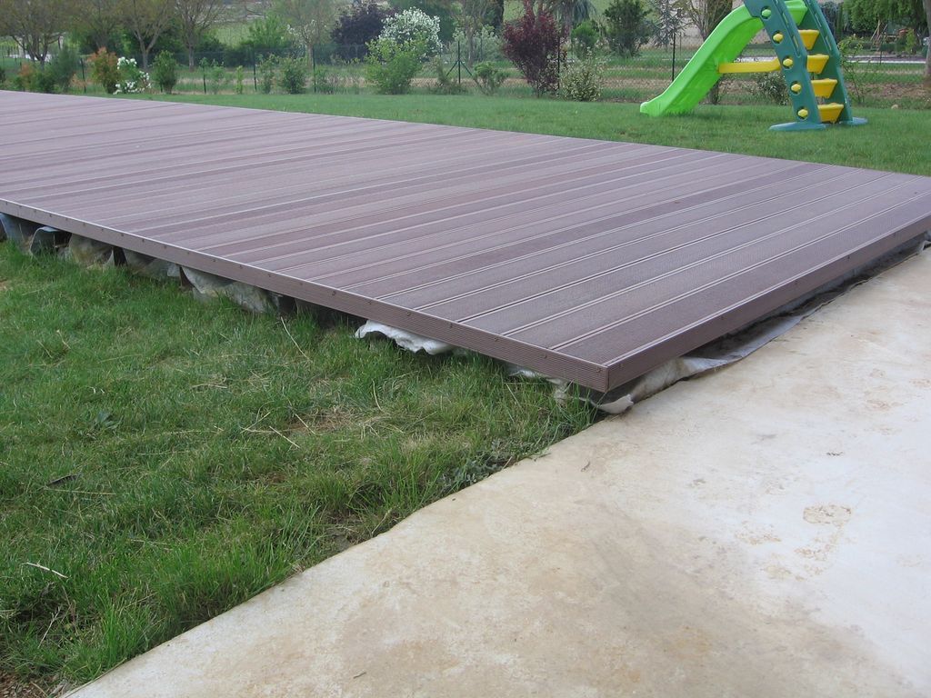 de finition 1ere partie Piscine en blocs poly & Terrasse en bois de finition 1ere partie Piscine en blocs poly & Terrasse en bois