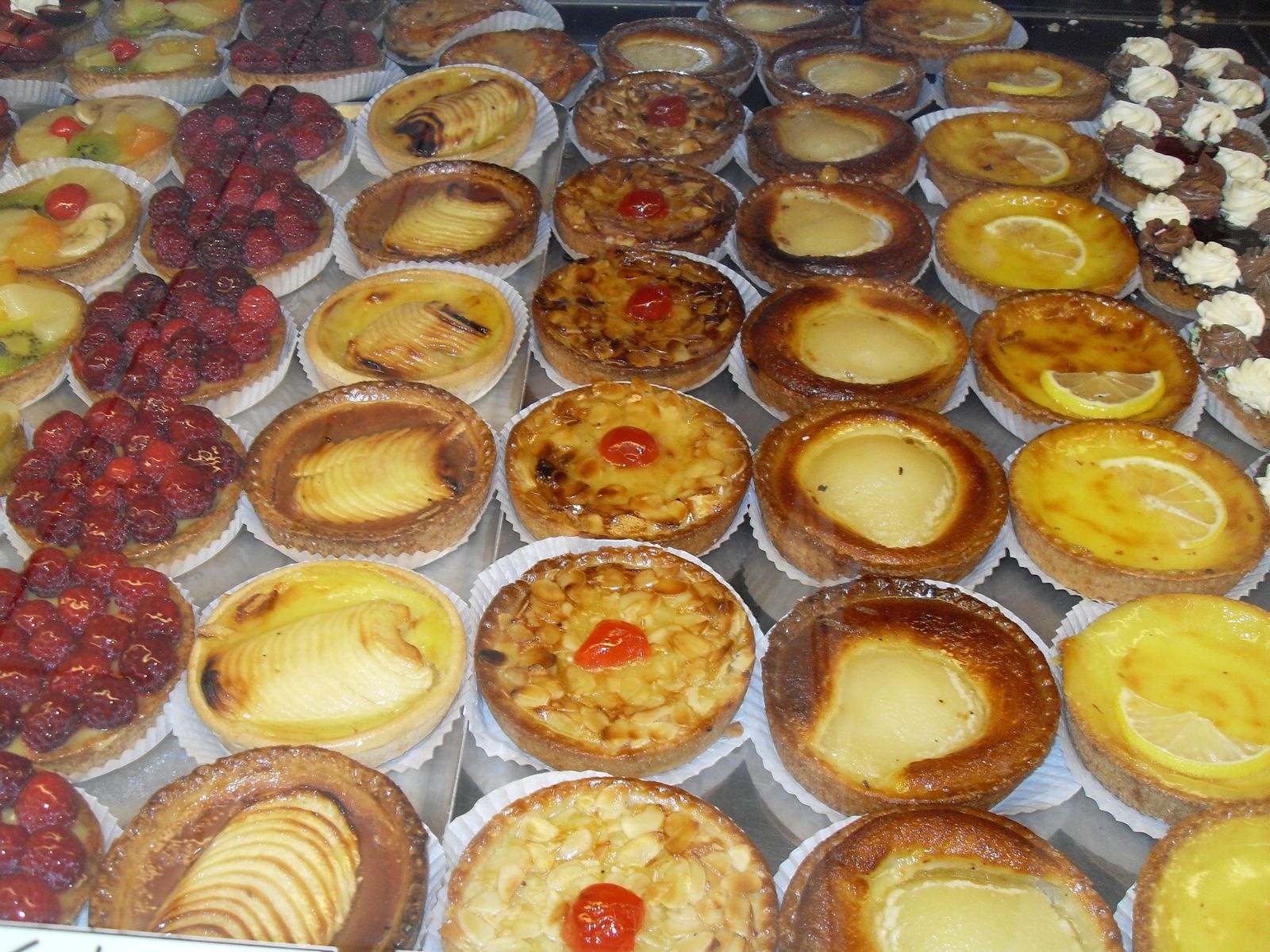 Vous y trouverez patisserie, viennoiseries, pains complets,bio, céréales,etc.