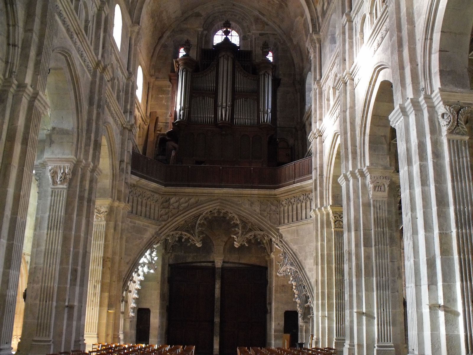 vue sur l' orgue ( cathédrale )