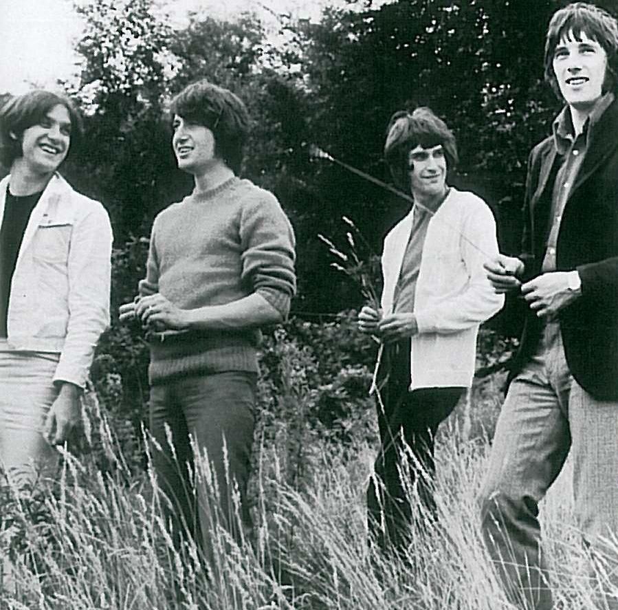 the-kinks-s-ance-photo-village-green-2.j