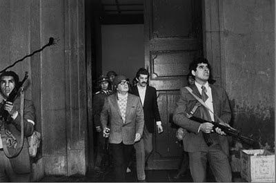 Un-portrait-fervent-et-documente-du-president-so-copie-1.jpg