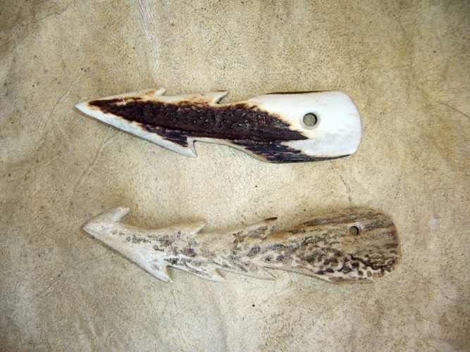 préhistoire expérimentale : harpons en bois de cerf reconstitués par Hervé Beaudouin préhistoire en Lorraine : harpons en bois de cerf reconstitués par Hervé Beaudouin