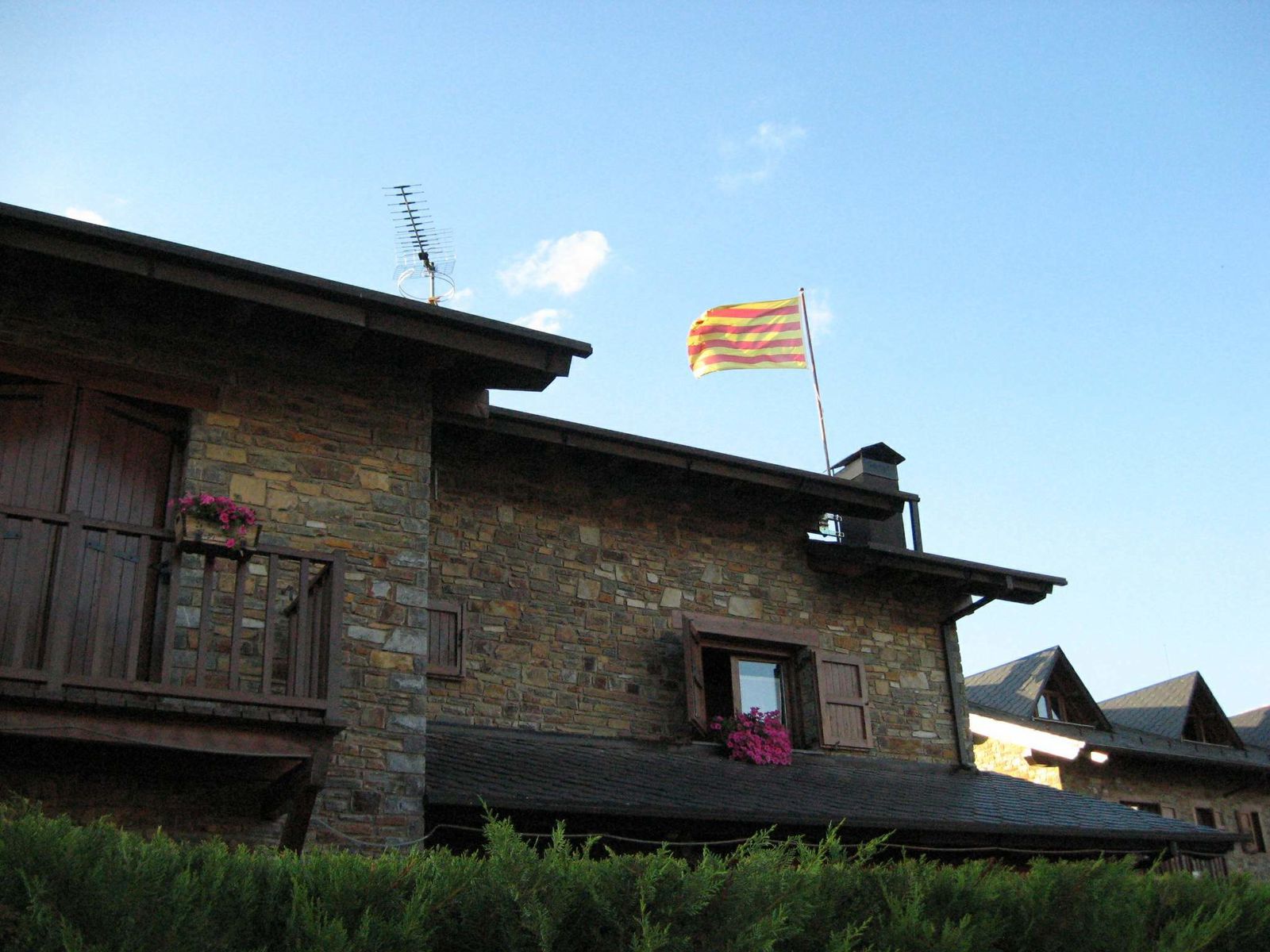 Une enclave Espagnole en France. - Le blog de Solexine le Catalan !