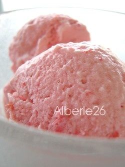 creme-glacee-fraise-the.jpg