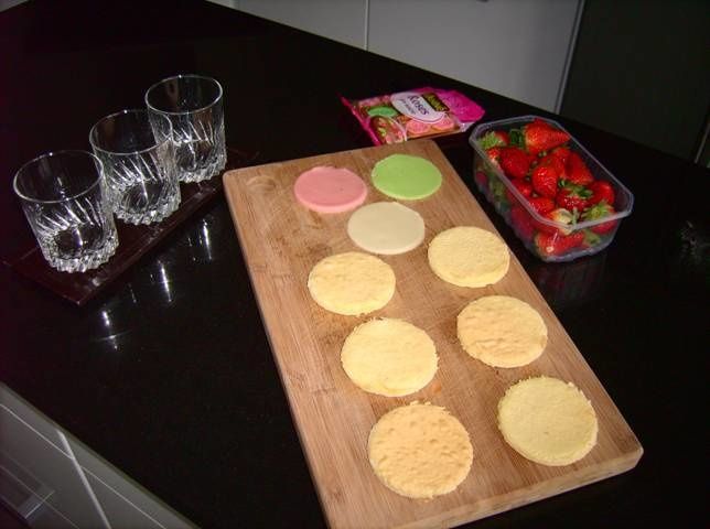 Dessert fraisier en verrines 1