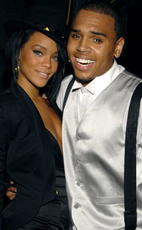 Rihanna dans les bras Chris Brown.