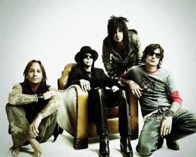 motleycrue_350.jpg