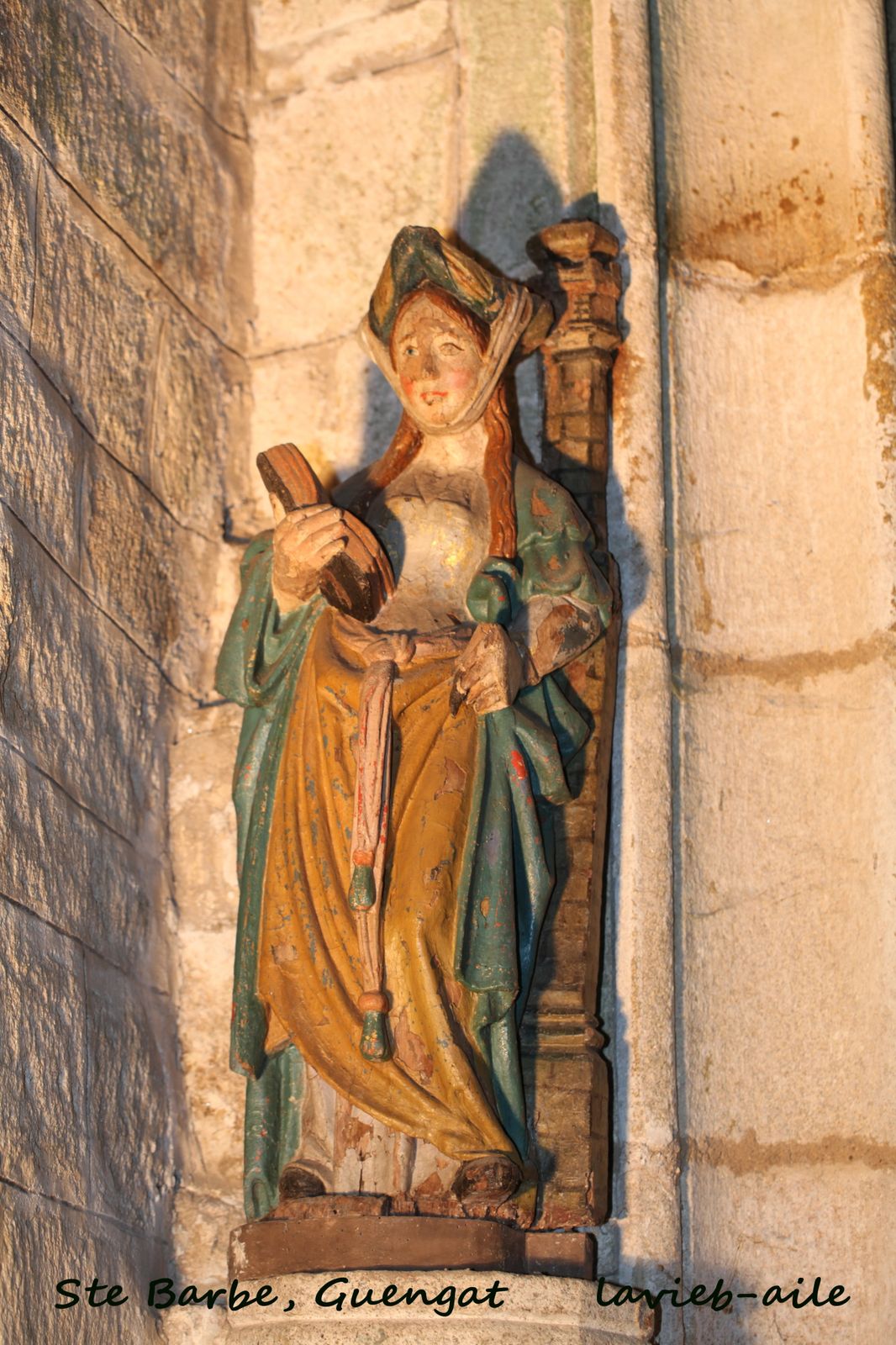 Foudre et clocher Sainte Barbe invoquée en breton à PleyberChrist