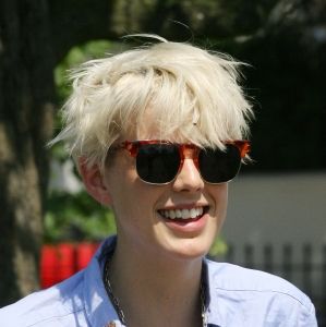 300-agyness-deyn.jpg