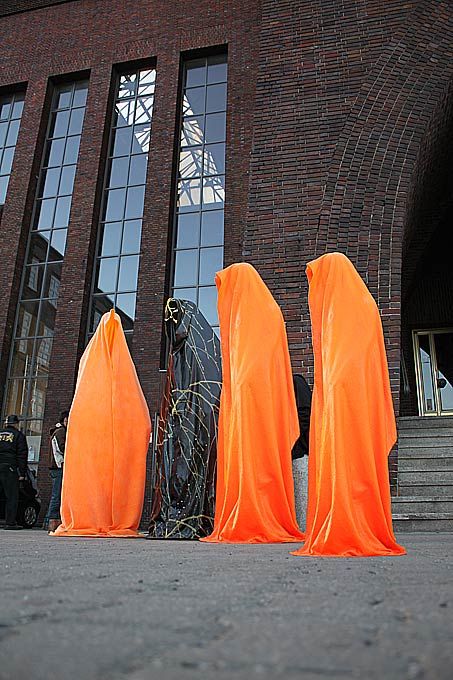 light-guard-sculpture-manfred-Kielnhofer.jpg