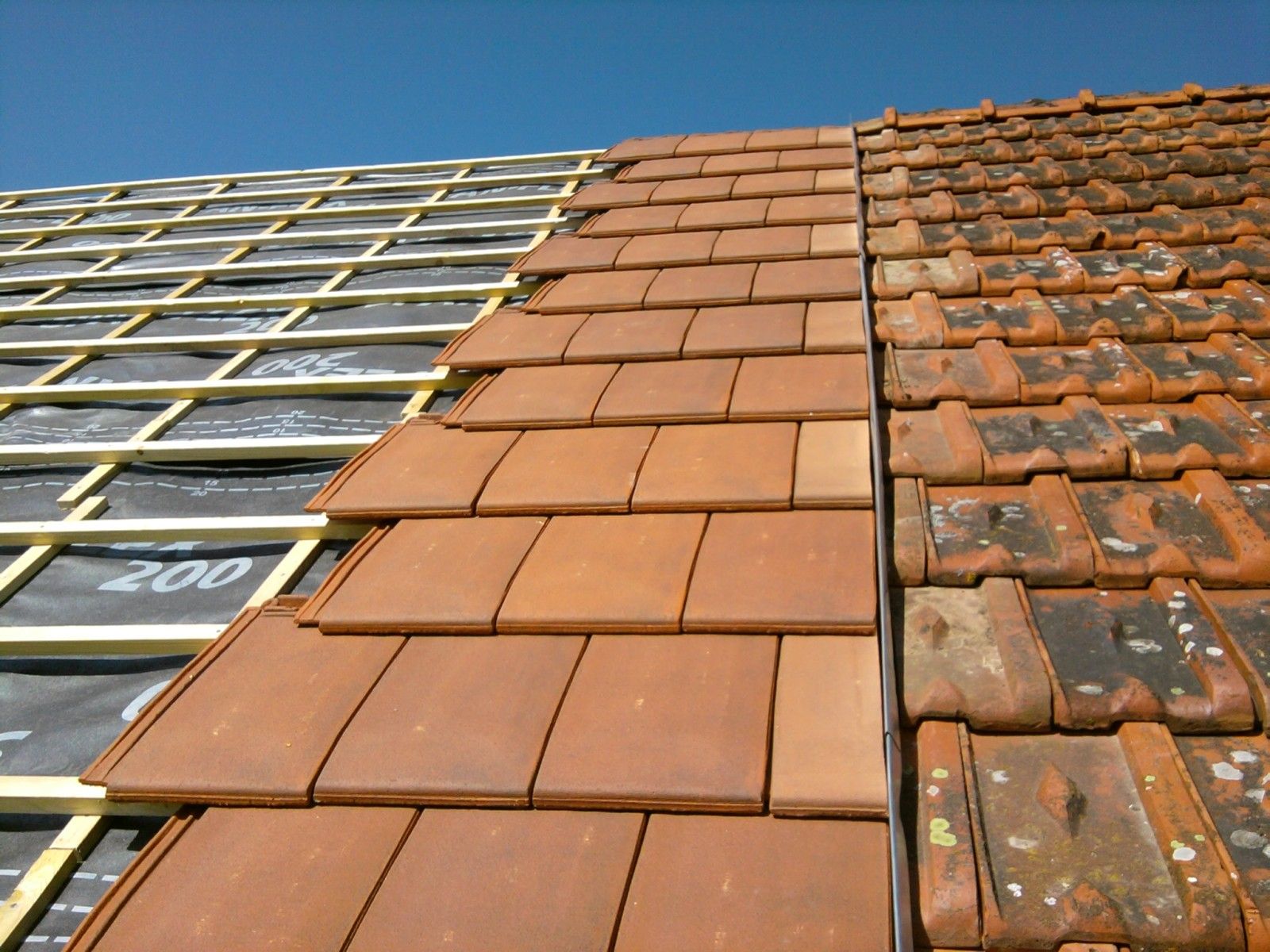 Zinc entre 2 toitures