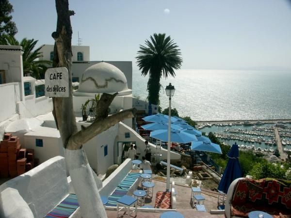 mid_Caf__Des_D_lice___Sidi_Bou_Sa_d.jpg