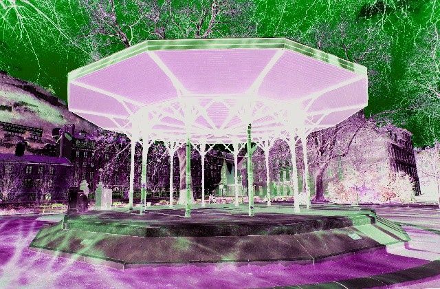 Amour Amitié - 38 - Grenoble - kiosque dans le jardin de ville Amour Amitié - 38 - Grenoble - kiosque dans le jardin de ville