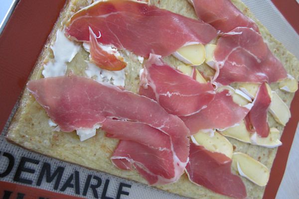 La Tartiflette Roulee Au Reblochon Et Jambon Cru La Faim Des Bananes